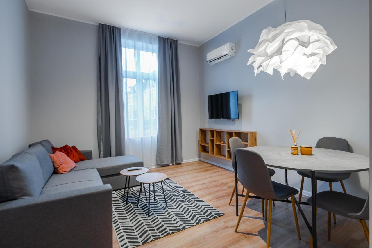 New Black & White - 2Bdr Apartment With Balcony Софія Екстер'єр фото